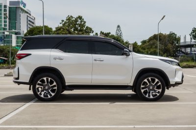 TOYOTA FORTUNER 2.8 LEGENDER 4WD AT ปี2021 (4ขฉ5424)