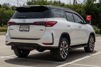 TOYOTA FORTUNER 2.8 LEGENDER 4WD AT ปี2021 (4ขฉ5424)