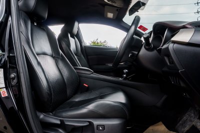 TOYOTA C-HR 1.8 MID AT ปี 2018 (8กน5071)