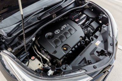 TOYOTA C-HR 1.8 MID AT ปี 2018 (8กน5071)