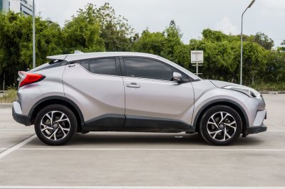 TOYOTA C-HR 1.8 MID AT ปี 2019 (8กน5055)