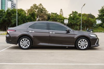TOYOTA CAMRY 2.5 SPORT ปี2021 จด2022 (3ขภ3870)