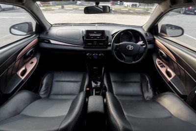 TOYOTA VIOS 1.5 MID AT ปี 2020 (1ขฆ3711)