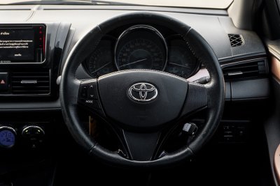TOYOTA VIOS 1.5 MID AT ปี 2020 (1ขฆ3711)