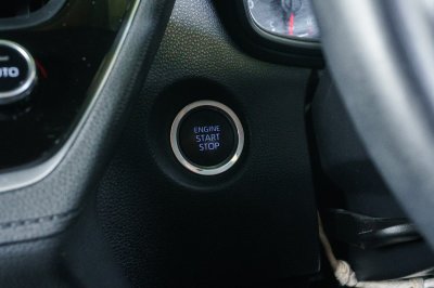 TOYOTA COROLLA CROSS 1.8 SPORTS ปี2023 (4ขญ8587)