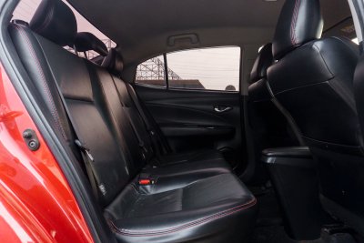 TOYOTA YARIS ATIV 1.2 S+ ปี2019 (กษ7990)