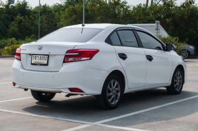 TOYOTA VIOS 1.5 MID AT ปี 2021 (1ขว8252)