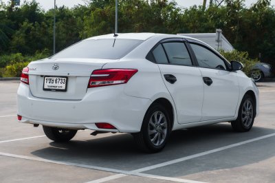 TOYOTA VIOS 1.5 MID AT ปี 2021 (1ขษ6733)