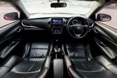 TOYOTA YARIS ATIV 1.2 S+ ปี2019 (กษ7990)