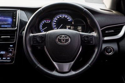 TOYOTA YARIS ATIV 1.2 S+ ปี2019 (กษ7990)