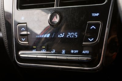 TOYOTA YARIS ATIV 1.2 S+ ปี2019 (กษ7990)