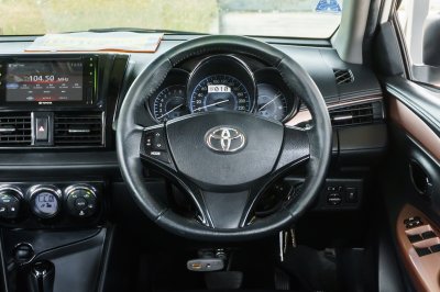TOYOTA VIOS 1.5 MID AT ปี 2021 (1ขษ6733)