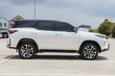 TOYOTA FORTUNER 2.4 LEGENDER ปี2022 (กว6962)
