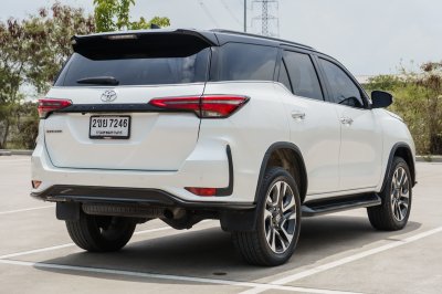TOYOTA FORTUNER 2.4 LEGENDER ปี2022 (2ขย7246)