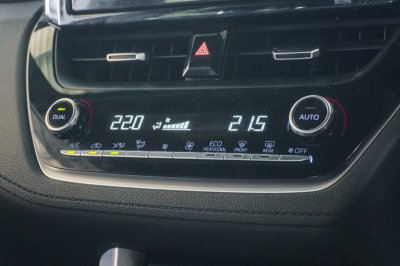 TOYOTA COROLLA CROSS 1.8 HV GR SPORT AT ปี 2023 (กร9949)