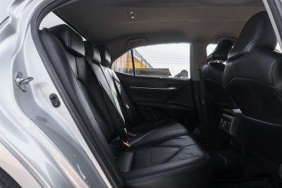 TOYOTA CAMRY 2.0 G AT ปี 2019 (9กฎ6647)