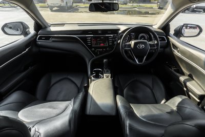 TOYOTA CAMRY 2.0 G AT ปี 2019 (9กฎ6647)