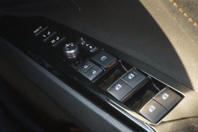 TOYOTA CAMRY 2.0 G AT ปี 2019 (9กฎ6647)