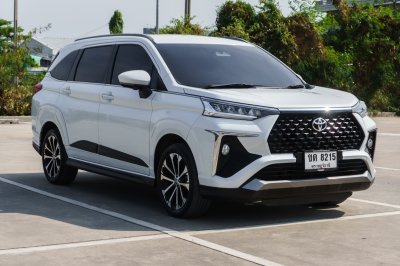 TOYOTA VELOZ 1.5 PREMIUM ปี2022 จด2023 (ขต8215)