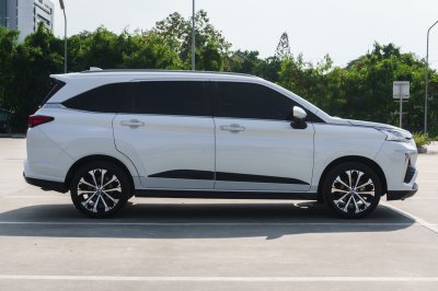 TOYOTA VELOZ 1.5 PREMIUM ปี2022 จด2023 (ขต8215)