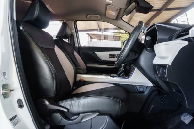 TOYOTA VELOZ 1.5 PREMIUM ปี2022 จด2023 (ขต8215)