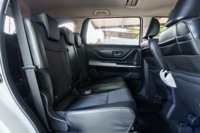 TOYOTA VELOZ 1.5 PREMIUM ปี2022 จด2023 (ขต8215)