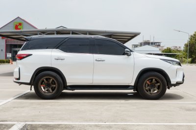 TOYOTA FORTUNER 2.4 LEGENDER ปี2022 (5ขด7311)