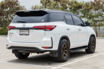 TOYOTA FORTUNER 2.4 LEGENDER ปี2022 (5ขด7311)