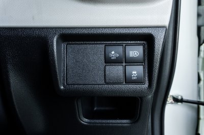 TOYOTA VELOZ 1.5 PREMIUM ปี2022 จด2023 (ขต8215)