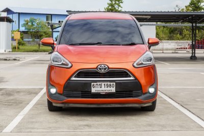 TOYOTA SIENTA 1.5 V AT ปี2017 (6กช1980)