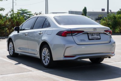 TOYOTA ALTIS 1.6 G AT ปี2021 (1ขส7194)