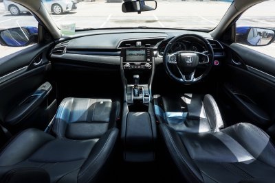 HONDA CIVIC 1.8 EL AT ปี 2019 (8กน7273)