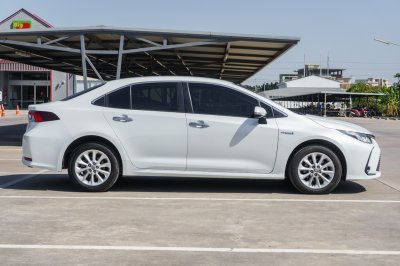 TOYOTA COROLLA ALTIS 1.8 HYBRID SMART ปี2021 (1ขฮ5095)