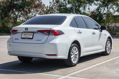 TOYOTA COROLLA ALTIS 1.8 HYBRID SMART ปี2021 (1ขฮ5095)