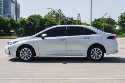 TOYOTA COROLLA ALTIS 1.8 HYBRID SMART ปี2021 (1ขร8543)