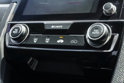 HONDA CIVIC 1.8 EL AT ปี 2019 (8กน7273)