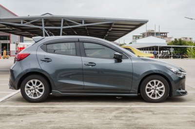 MAZDA 2 1.3 SPORT HIGH CONNECT AT ปี 2016 (5กม4125)