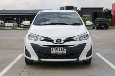 TOYOTA YARIS 1.2 E AT ปี 2019 (9กฐ6887)