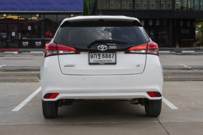 TOYOTA YARIS 1.2 E AT ปี 2019 (9กฐ6887)