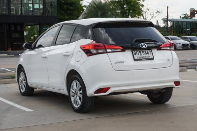 TOYOTA YARIS 1.2 E AT ปี 2019 (9กฐ6887)