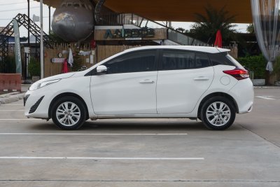 TOYOTA YARIS 1.2 E AT ปี 2019 (9กฐ6887)