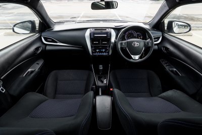 TOYOTA YARIS 1.2 E AT ปี 2019 (9กฐ6887)