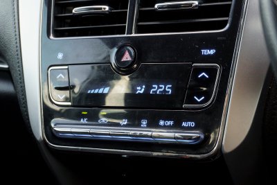 TOYOTA YARIS 1.2 E AT ปี 2019 (9กฐ6887)