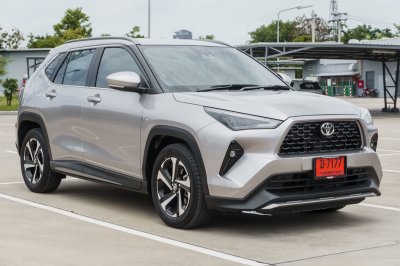 TOYOTA YARIS CROSS 1.5 HEV PREMIUM AT ปี 2025 (ฆ-7177)
