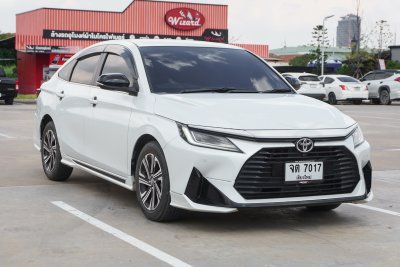 TOYOTA YARIS ATIV 1.2 PREMIUM LUXURY ปี2023 (จต7017)
