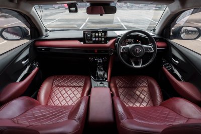 TOYOTA YARIS ATIV 1.2 PREMIUM LUXURY ปี2023 (จต7017)