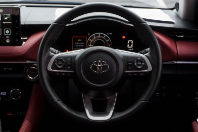 TOYOTA YARIS ATIV 1.2 PREMIUM LUXURY ปี2023 (จต7017)