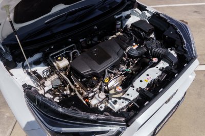 TOYOTA YARIS CROSS 1.5 HEV PREMIUM LUXURY ปี2023 จด2024 (กม4230)