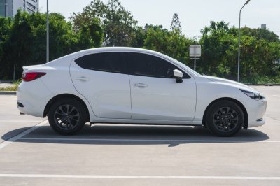 MAZDA 2 1.3 S (LEATHER) ปี2022 จด2023 (กธ2930)