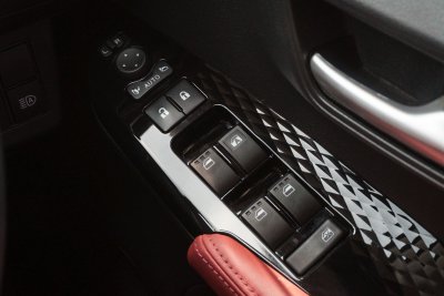 TOYOTA YARIS ATIV 1.2 PREMIUM LUXURY ปี2023 (จต7017)